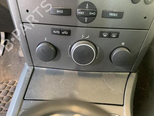 climate-control-opel-astra-h-a04-2004-2005-2006-2007-2008-2009-2010-2011-2012-2013-2014-35911317 main image