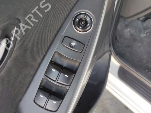 Used Left front window switch Left front window switch HYUNDAI i30 (GD) 1.6 CRDi (110 hp) 35911679 35911679
