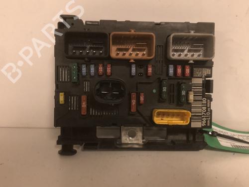 Used Fuse box Fuse box PEUGEOT 207 (WA_, WC_) 1.6 HDi (90 hp) 33599013 33599013