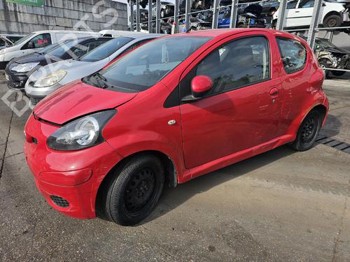 Brugte TOYOTA AYGO (_B1_) 1.0 (KGB10_, KGB10R) 4986985