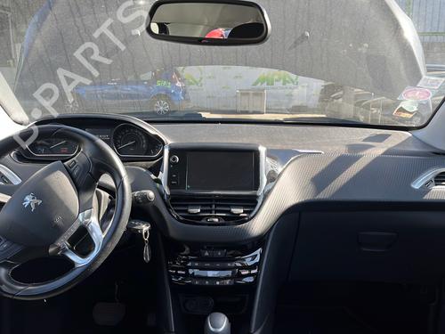 Instrumentbræt Instrumentbræt PEUGEOT 208 I (CA_, CC_) 1.2 THP 110 (110 hp) 33603933 33603933