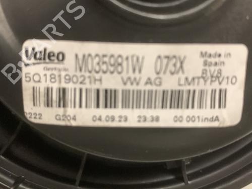 Heater blower motor VW T-ROC (A11, D11) 1.5 TSI | BP37752711M62 - Image 3