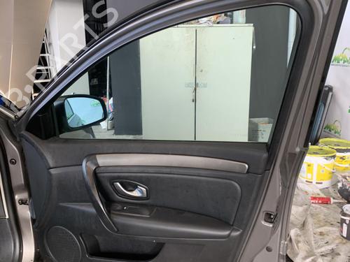 Used Front right window mechanism Front right window mechanism RENAULT LAGUNA III (BT0/1) 2.0 dCi (BT07, BT0J, BT14, BT1A, BT1S) (131 hp) 35912010 35912010
