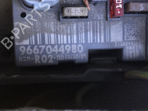 Fuse box CITROËN C5 III (RD_) 2.0 HDi 165 (RDRHHA, RDRHH8) | BP33837461E1 - Image 2