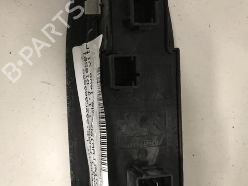 Used Left front window switch Left front window switch PEUGEOT 208 I (CA_, CC_) 1.4 HDi (68 hp) 33595264 33595264