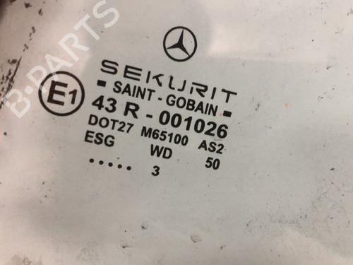 Vidro porta trás esquerda Vidro porta trás esquerda MERCEDES-BENZ CLK (C209) CLK 270 CDI (209.316) (163 hp) 33595880 33595880