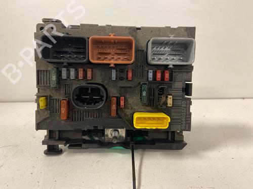Used Fuse box Fuse box 38309766 38309766