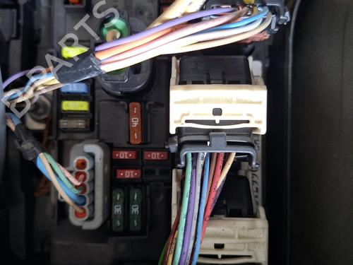 Used Fuse box Fuse box 36438086 36438086