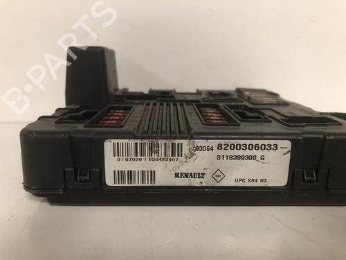Caixa de fusíveis Caixa de fusíveis RENAULT MEGANE II (BM0/1_, CM0/1_) [2001-2012] 36247770 36247770