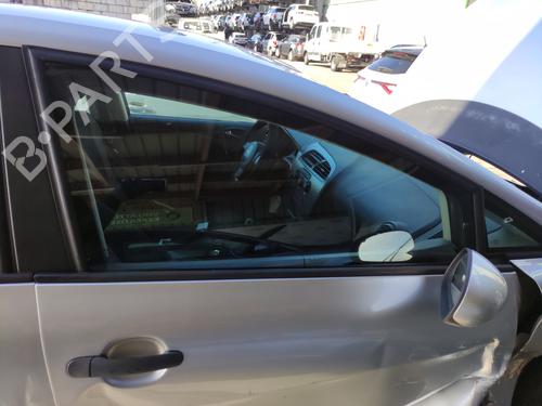 front-right-door-window-seat-leon-1p1-2005-2006-2007-2008-2009-2010-2011-2012-2013-35911172 main image
