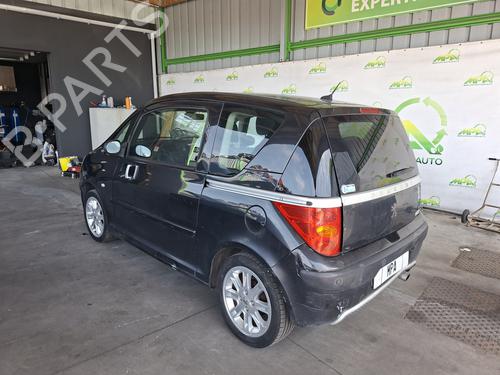 Brugte PEUGEOT 1007 (KM_) 1.4 HDi 4787516