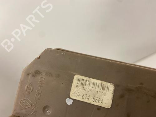 Used Fuse box Fuse box 38605162 38605162