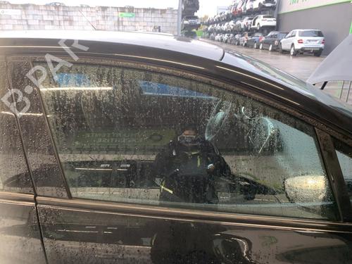 front-right-door-window-renault-clio-iv-bh_-2012-2013-2014-2015-2016-2017-2018-2019-2020-2021-33596293 main image