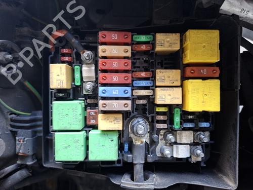 Used Fuse box Fuse box 35916108 35916108