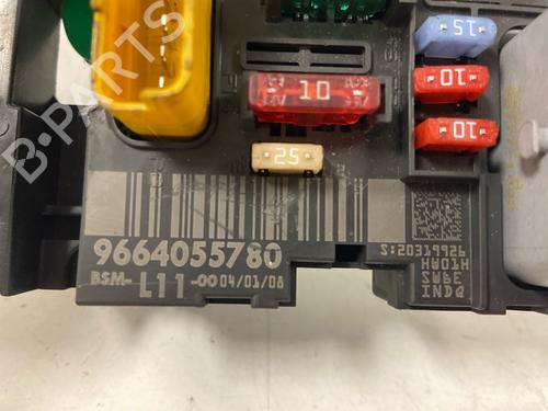 Used Fuse box Fuse box 37254663 37254663