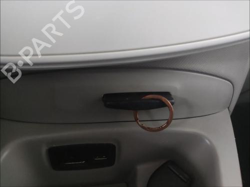 card-reader-renault-zoe-bfm_-2012-37752518 main image