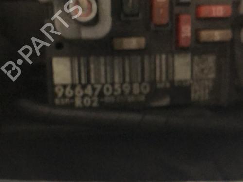 Used Fuse box Fuse box CITROËN C6 (TD_) 2.2 HDi (170 hp) 33602401 33602401