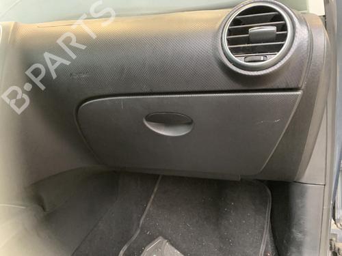 Used Glove box Glove box 36577907 36577907