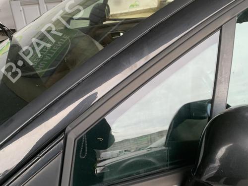 front-left-quarter-glass-citroen-c4-i-lc_-2004-2005-2006-2007-2008-2009-2010-2011-2012-2013-2014-35913536 main image