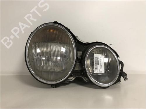 Used Right headlight Right headlight MERCEDES-BENZ E-CLASS (W210) E 300 Turbo-D (210.025) (177 hp) 33577828 33577828