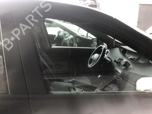 Used Front right door window Front right door window 33680827 33680827