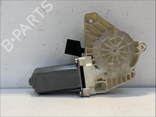 Used Right front window motor Right front window motor MERCEDES-BENZ A-CLASS (W169) A 180 CDI (169.007, 169.307) (109 hp) 33573568 33573568