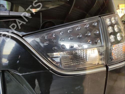 right-tailgate-light-mitsubishi-outlander-ii-cw_w-2005-2006-2007-2008-2009-2010-2011-2012-35907394 main image