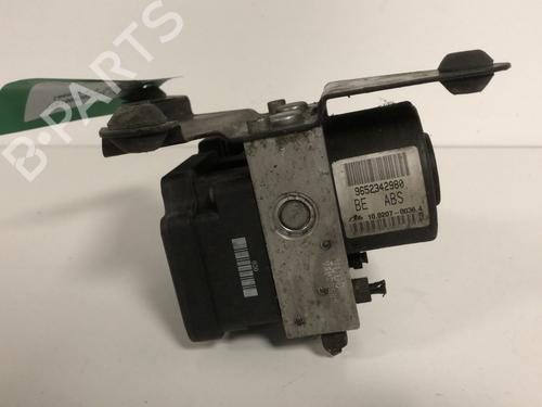 Used ABS pump ABS pump PEUGEOT 206 Hatchback (2A/C) 2.0 HDI 90 (90 hp) 33597731 33597731
