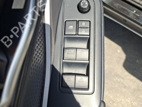 left-front-window-switch-toyota-c-hr-_x1_-2016-37752875 main image