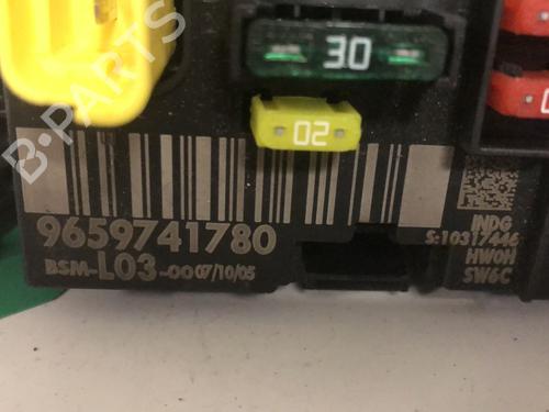 Used Fuse box Fuse box CITROËN C2 (JM_) 1.1 (60 hp) 33597335 33597335