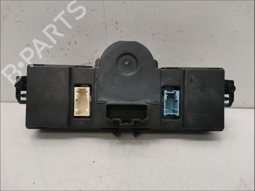 Used Climate control Climate control RENAULT CLIO III (BR0/1, CR0/1) 1.5 dCi (BR0H, CR0H, CR1S, BR1S) (106 hp) 33573494 33573494