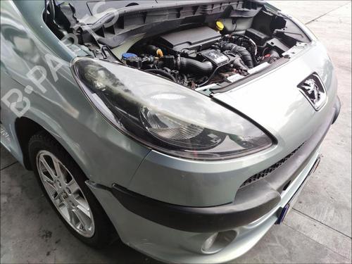 right-headlight-peugeot-1007-km_-2005-33587450 main image