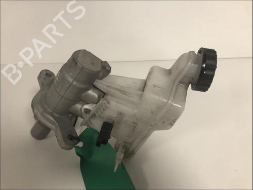 Used Brake master cylinder Brake master cylinder PEUGEOT 5008 II (MC_, MJ_, MR_, M4_) 1.5 BlueHDi 130 (MCYHZJ, MCYHZR, MCYHZX) (131 hp) 33581015 33581015