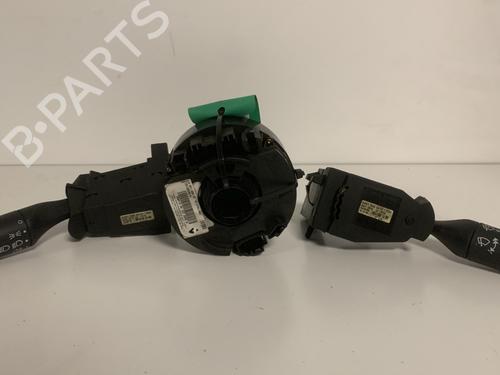 Comutador piscas / escovas Comutador piscas / escovas SMART FORTWO Coupe (453) 1.0 (453.341) (60 hp) 33804759 33804759