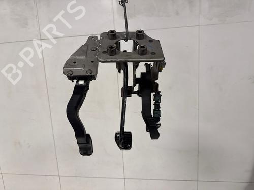 pedal-citroen-c4-coupe-la_-2004-2005-2006-2007-2008-2009-2010-2011-2012-2013-34126117 main image