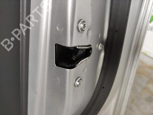 Højre fortil lås Højre fortil lås OPEL ANTARA A (L07) 2.0 CDTI 4x4 (150 hp) 35910499 35910499