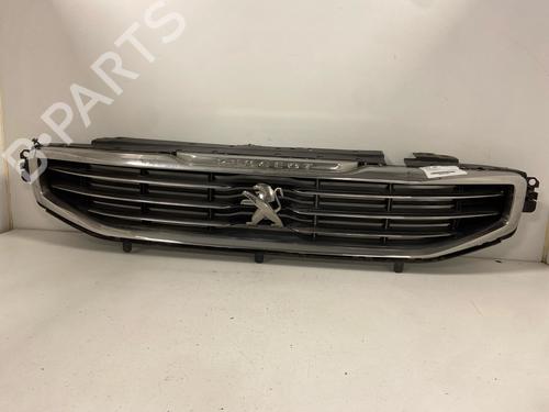 Used Grille Grille 39256140 39256140