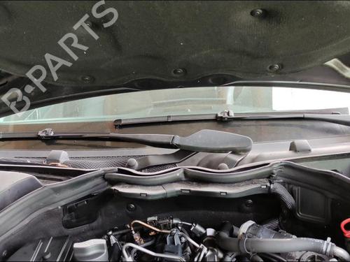 Used Front wiper motor Front wiper motor MERCEDES-BENZ C-CLASS (W204) C 220 CDI (204.008) (163 hp) 33574425 33574425