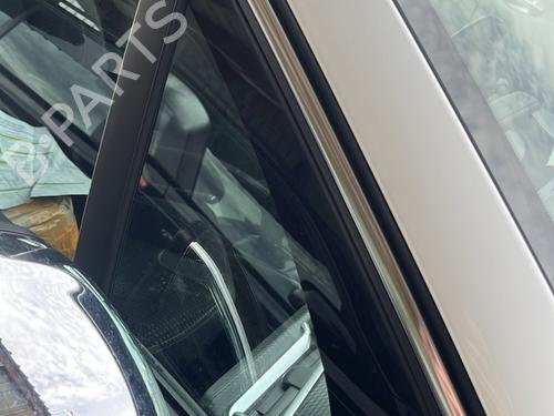 Vidro triangular frente direito Vidro triangular frente direito PEUGEOT 208 I (CA_, CC_) 1.2 PureTech 82 (82 hp) 33890320 33890320