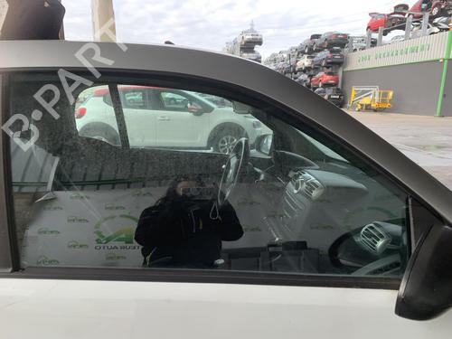 Used Front right door window Front right door window 39549867 39549867
