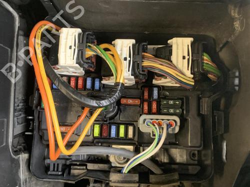 Used Fuse box Fuse box 35912324 35912324
