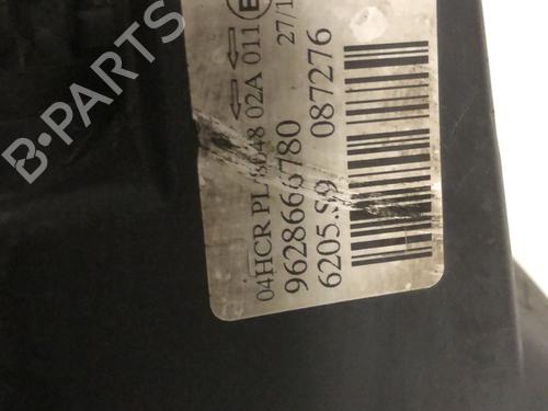 Used Right headlight Right headlight PEUGEOT 206 Hatchback (2A/C) 2.0 HDI 90 (90 hp) 33599471 33599471