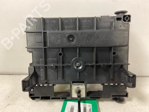 Used Fuse box Fuse box 39459938 39459938