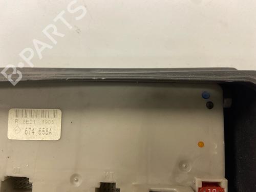 Used Fuse box Fuse box 37229445 37229445