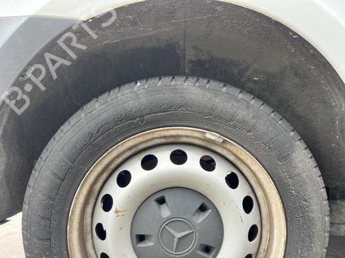 wheel-arch-mercedes-benz-vito-van-w447-2014-34705969 main image