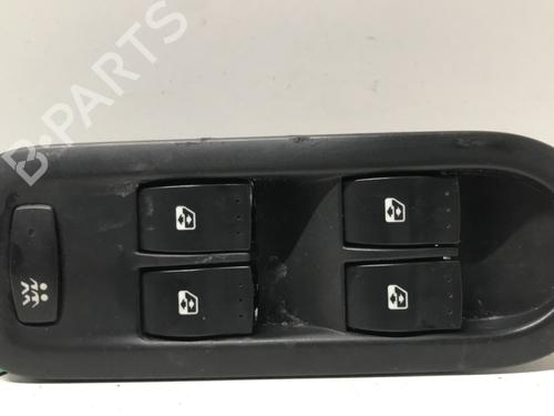 Used Left front window switch Left front window switch RENAULT MEGANE II (BM0/1_, CM0/1_) [2001-2012] 33601205 33601205
