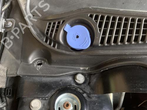 Used Windscreen washer tank Windscreen washer tank VOLVO C70 II Convertible (542) D4 (177 hp) 36579739 36579739