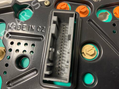 Used Instrument cluster Instrument cluster 37229568 37229568