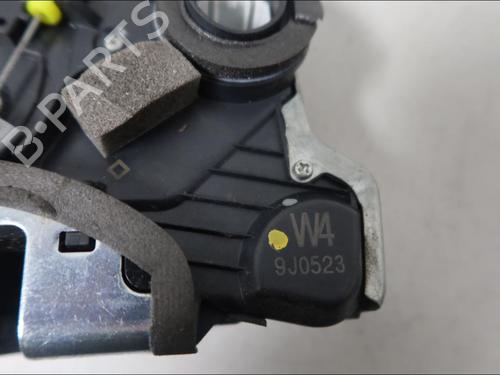 front-right-lock-toyota-c-hr-_x1_-2016-33575697 main image