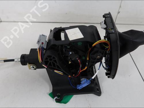 Used Gear lever Gear lever FORD KUGA II (DM2) 2.0 TDCi 4x4 (150 hp) 33575968 33575968